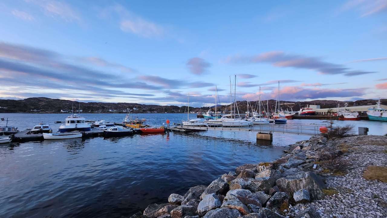 lochinver harbour(2)
